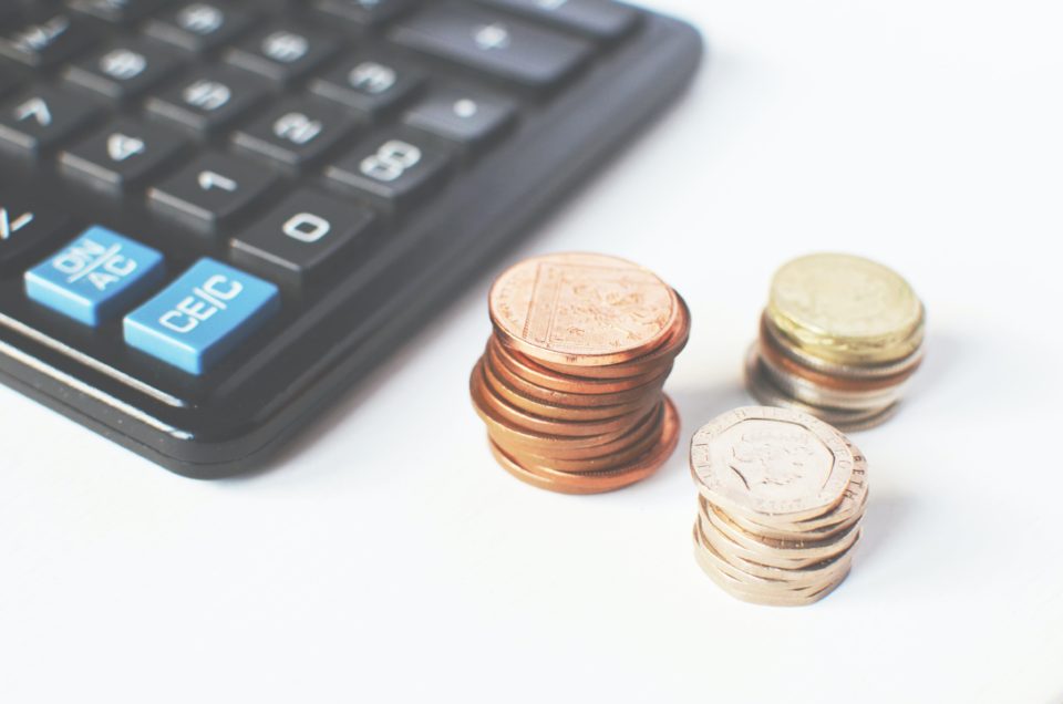 Une calculette et des pièces
